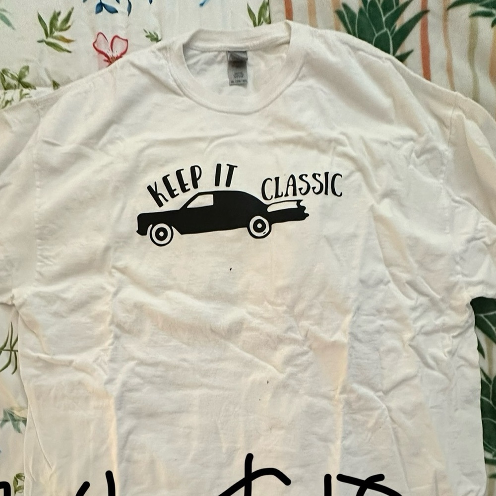2xl white Gildan “keep it classic” tshirt